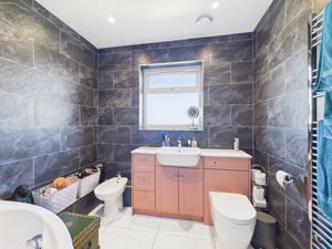 Family bathroom- click for photo gallery